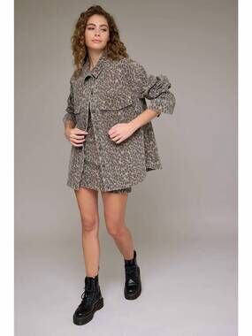 NEW HIDDEN cheetah print oversized shirt in pattern